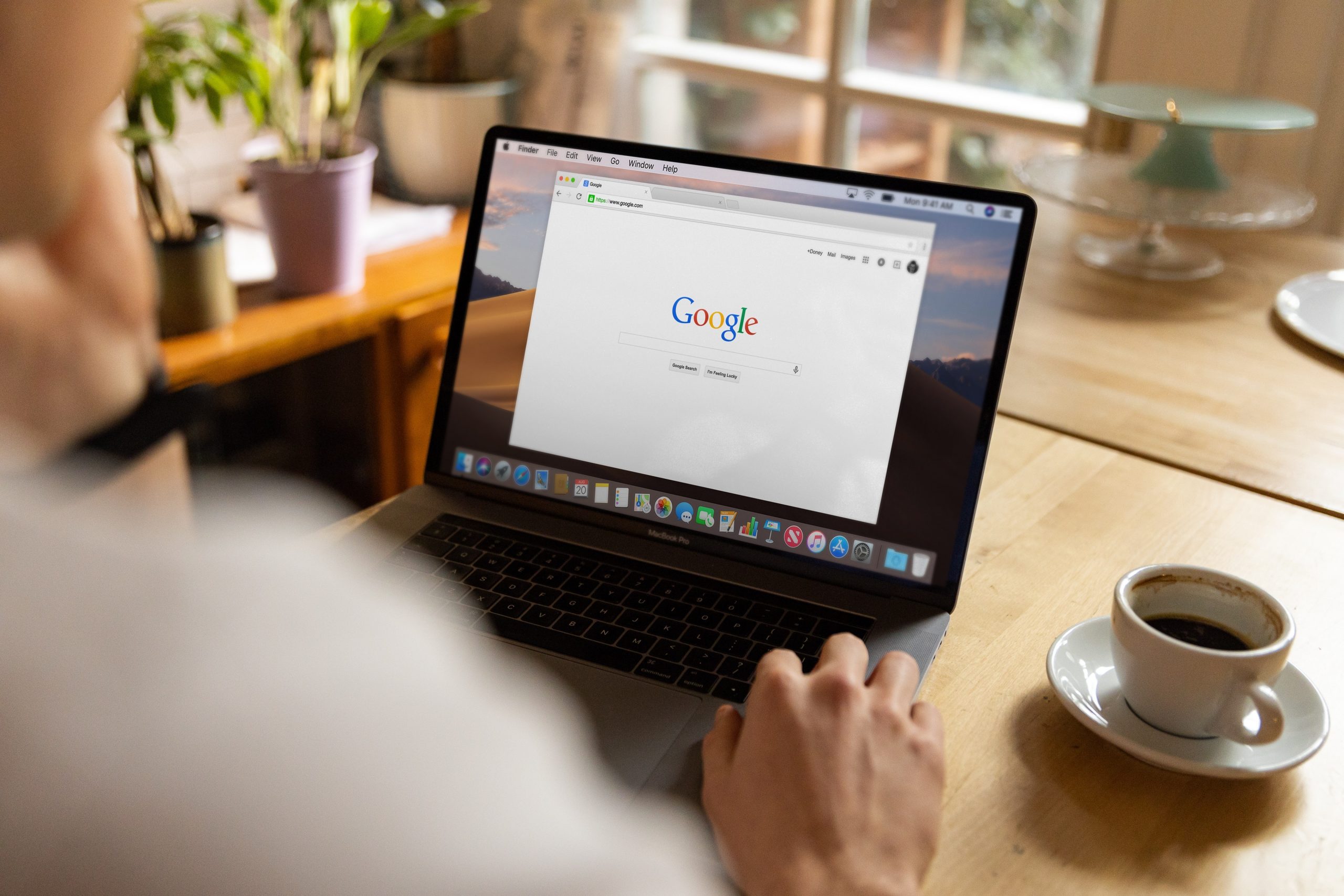 Should Hypochondriacs Google? Let’s Discuss This One Important Question